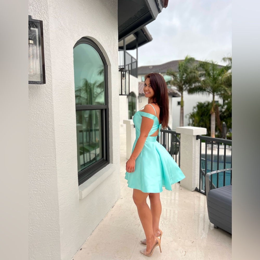 Mint princess homecoming dress with cut out back bow  size 0, 2, 4, 6, 8, 12, 14 - Picture 4 of 5